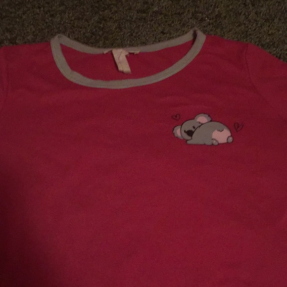 A cute shirt with a Koala bear design - Picture 2 of 3